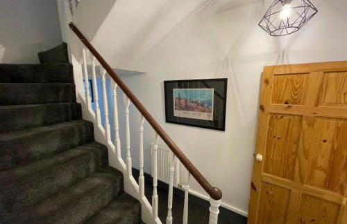 Cheerful 2 Bedroom Townhouse with Cinema Loft - Foto 11