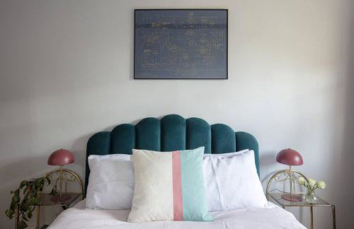 Farmhouse in Suffolk with wild swimming & hot tub - Photo 31