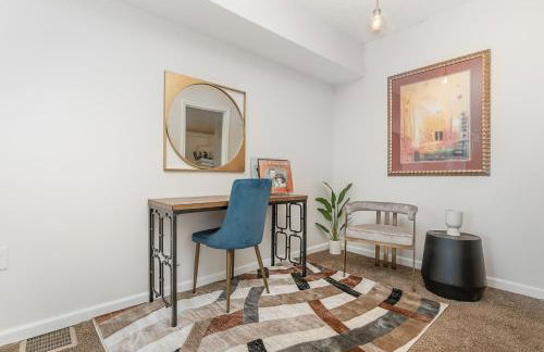 Amazing Downtown Views - 3 Minutes to Downtown! - Foto 14