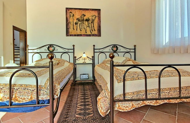 Gorgeous Villa With Private Swimming Pool and Covered Terrace - Foto 11