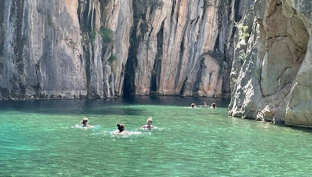 Nada en Fuentes termales y explora el cañón de Montanejos. - Foto 3