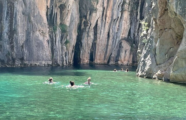Nada en Fuentes termales y explora el cañón de Montanejos. - Foto 3