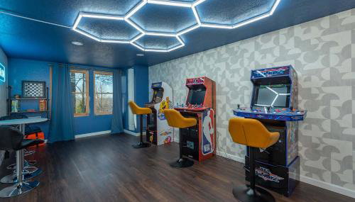 6 Br Cabin Hot Tub Fire Pit Min to Hatley Pointe - Foto 5