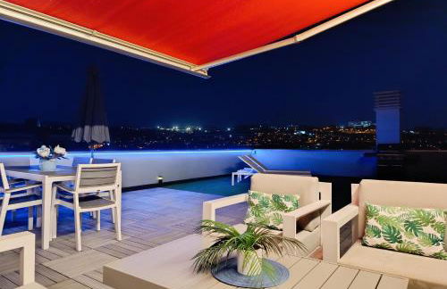 Ático Chill-Out de lujo con piscina y garaje gratis - Foto 5