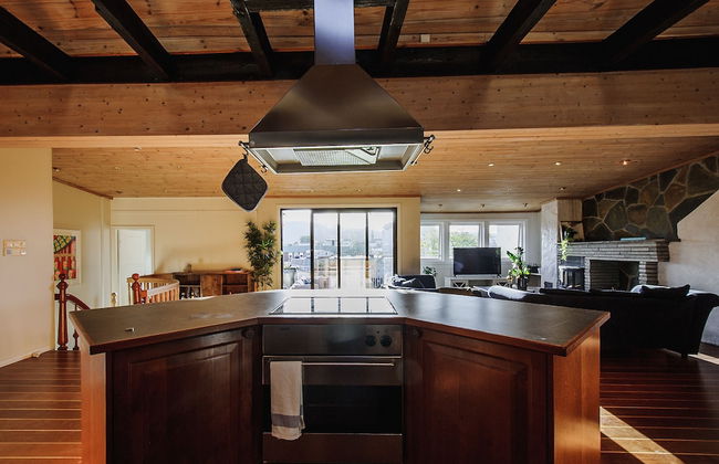 Penthouse Apartment - Photo 11