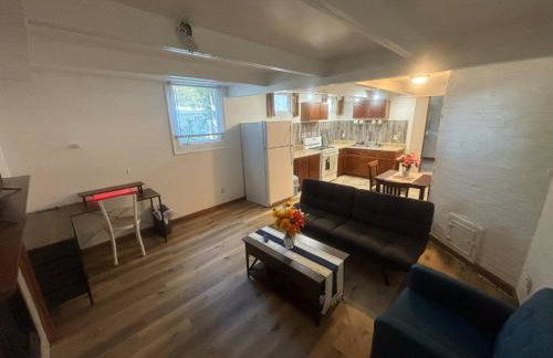 Charming lower-level suite close to ISU & downtown - Foto 25