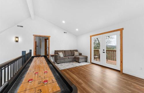 Remodeled Lakefront Cabin, shuffleboard, Starlink - Foto 7