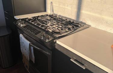 Sky-High Sanctuary Penthouse with Panoramic Views - Foto 2