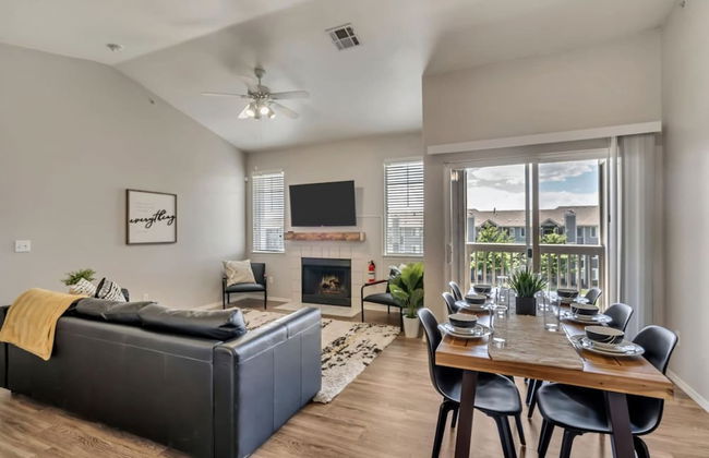 Welcoming 2BR Pool Gym Near Hill AFB Lagoon - Foto 6