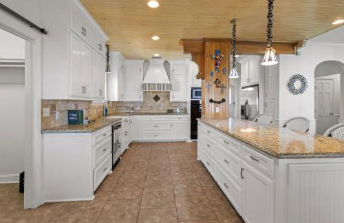 Waterfront 3 Bedroom Home - Foto 14