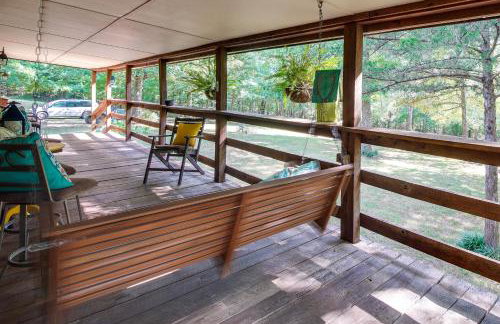 Pet-Friendly Elkins Vacation Rental with Decks! - Foto 22