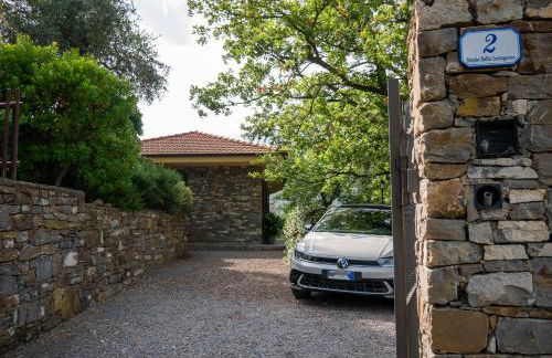 HOST4U - BORGATA VALLONE Apartments with Stunning Garden and Parking - Foto 67