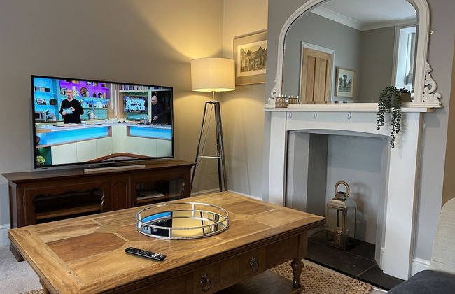 Luxurious Victorian Villa With Parking, Sleeps six - Photo 26