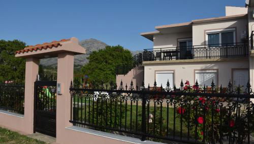 Salt and petals Downstairs - Foto 2, Garden, Garden view