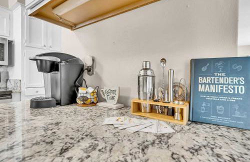 Four Bed Home with Pool Game Room Bar Near Beach - Foto 20