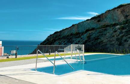 Luxury 3 Bedroom Apartment 300m from the Beach - Photo 35