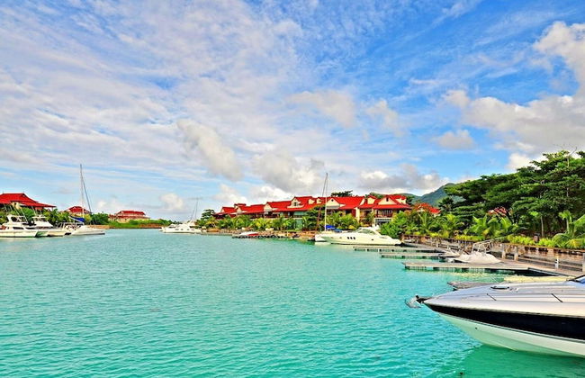 Eden Island, Beach front, Luxury, 3 Bed Ensuite, WiFi - Photo 1
