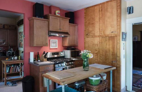 Southeast Portland Comfy & Eclectic Craftsman Home - Foto 28