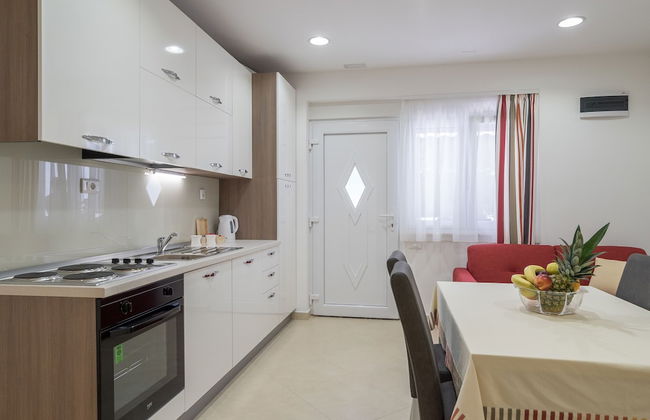 Drop In Split Suites - Photo 10