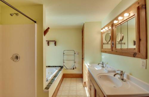 Family Getaway Georgia Cabin with Outdoor Hot Tub - Foto 19