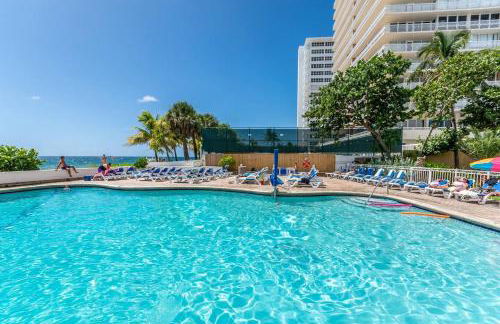 Beach Front 2 Bed Condo - Pool & Tiki Bar - Foto 43