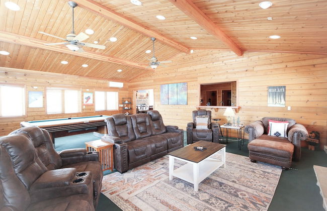 Lookout Lodge An Extraordinary Escape for 10! - Photo 27