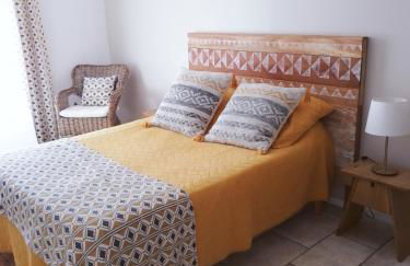 Le Logis du Moulin Gîte avec Jacuzzi, à 800m de la Cité Médiévale - Foto 19