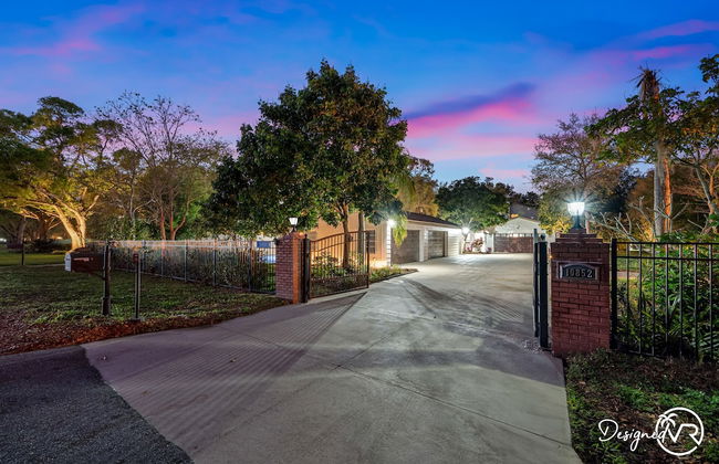 Luxury Retreat: Pool, Games, Basketball & More! - Foto 48