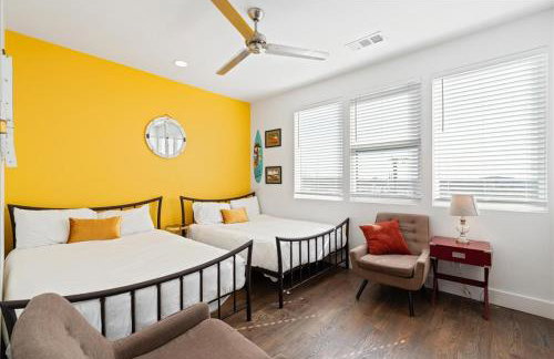 Nash House & Bars of Broadway with Patio Bar and Views! 8min Downtown! Sleeps 12! - Foto 32