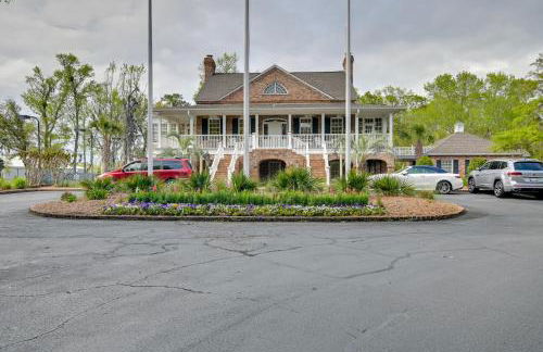 Cottage with Deck and Pool Access about 6 Mi to Beach - Foto 30