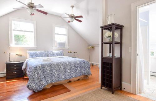 Gorgeous Traditional Home Modern Amenities Downtown Harwichport - Foto 32