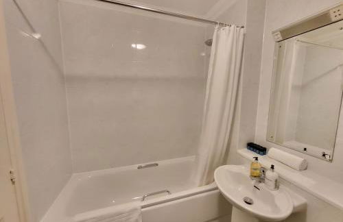 Garland Stylish 2 Bedroom Apartment A Minute Walk From Station - Foto 39