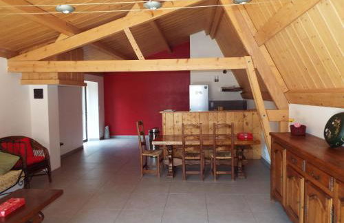 Holiday Home in Ardèche near Château de Ventadour - Foto 15