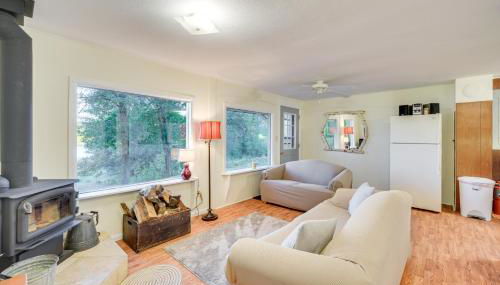 Secluded Lakefront Gem on 300 Acres in Webster - Foto 5