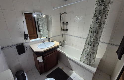 Albufeira Cozy Sea View with Balcony & Resort Access - Foto 21