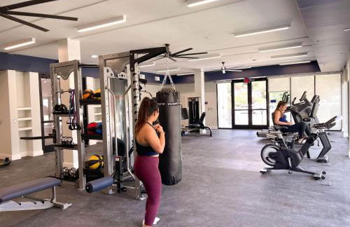 Luxe One Bedroom Apartment with Balcony - Foto 22