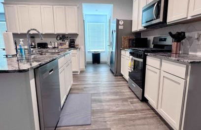 Newly built home Spacious & Comfortable 4BR 2BA - Photo 18