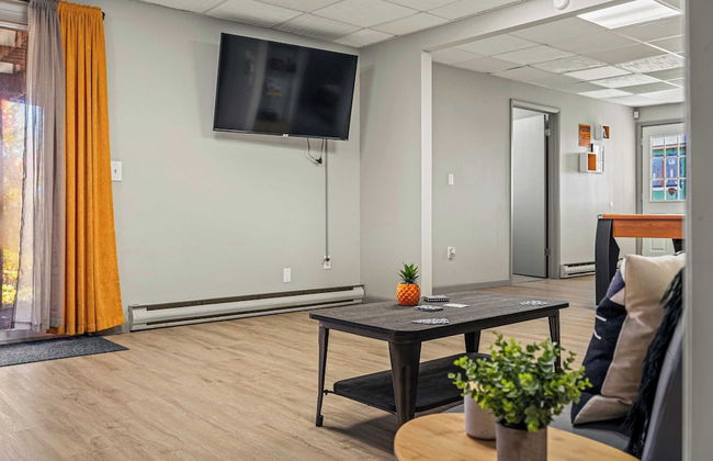 Emerald Bluff by Avantstay Lake Views, Deck, Fire Pit, Game Room - Photo 16