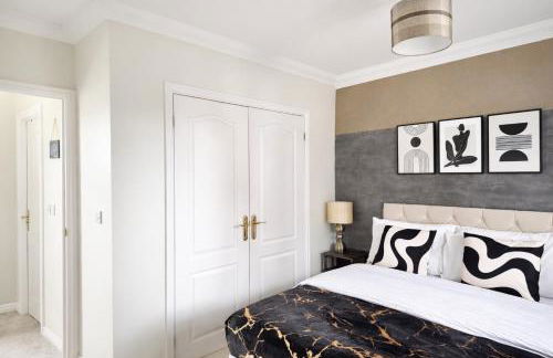 Spacious 4BR House Canterbury with en-suite and Free Parking - Long Stays - Foto 4