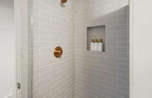 Chic Pink Villa by NestNGo Escapes with 2 car private parking - Foto 27