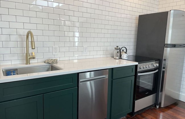 Cottage Street Downtown New Apartment - Photo 5