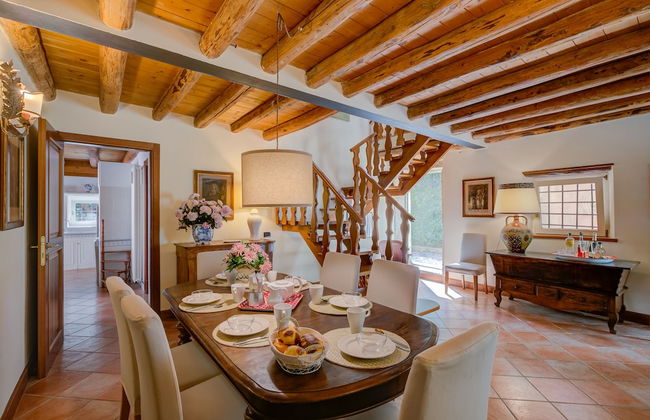 Alberta's Liberty House With Pool - Photo 10