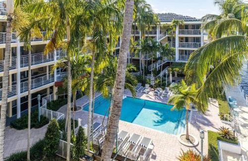 Boca Waterfront • Watch the Boats • Pool & Gym - Photo 32