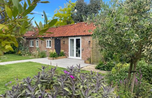 The Old Stable, Rustic Charm Modern Comforts - Foto 18