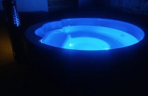 Gîte avec son bain nordique privatif au feu de bois - Foto 8