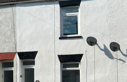 Mayfield , 2 bed slp 6 Roomy dog friendly Gosport town house - Photo 3