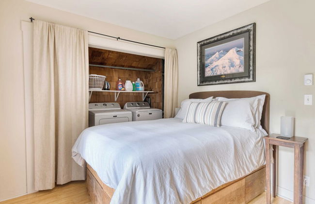 Riverfront Bend by Avantstay Private Dock, Large Yard w/ Views, Hot Tub - Foto 19