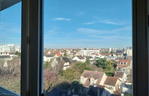 Studio lumineux 3 min Gare Houilles - RER A, Ligne L et J - Foto 17