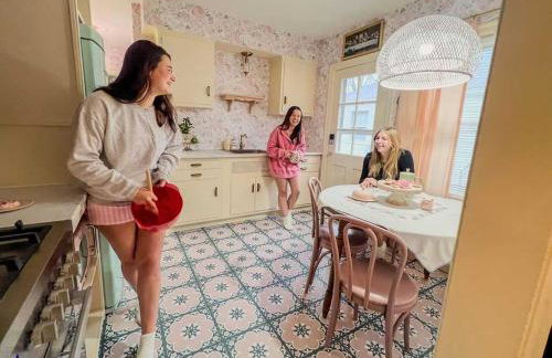 Peaches and Cream Coffee and Confetti Villa - Foto 18