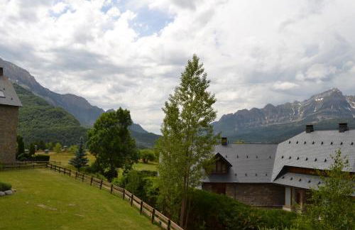 Ventanal de Saras Petfriendly Garaje Trastero y Chimenea - Arafita Apartamentos - Photo 50